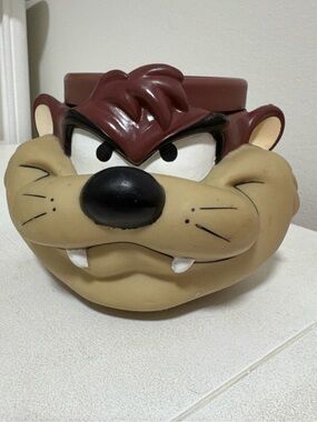 Vintage 90s Taz Tasmanian Devil 3D plastic Mug Coffee Cup Warner Bros Looney Tun